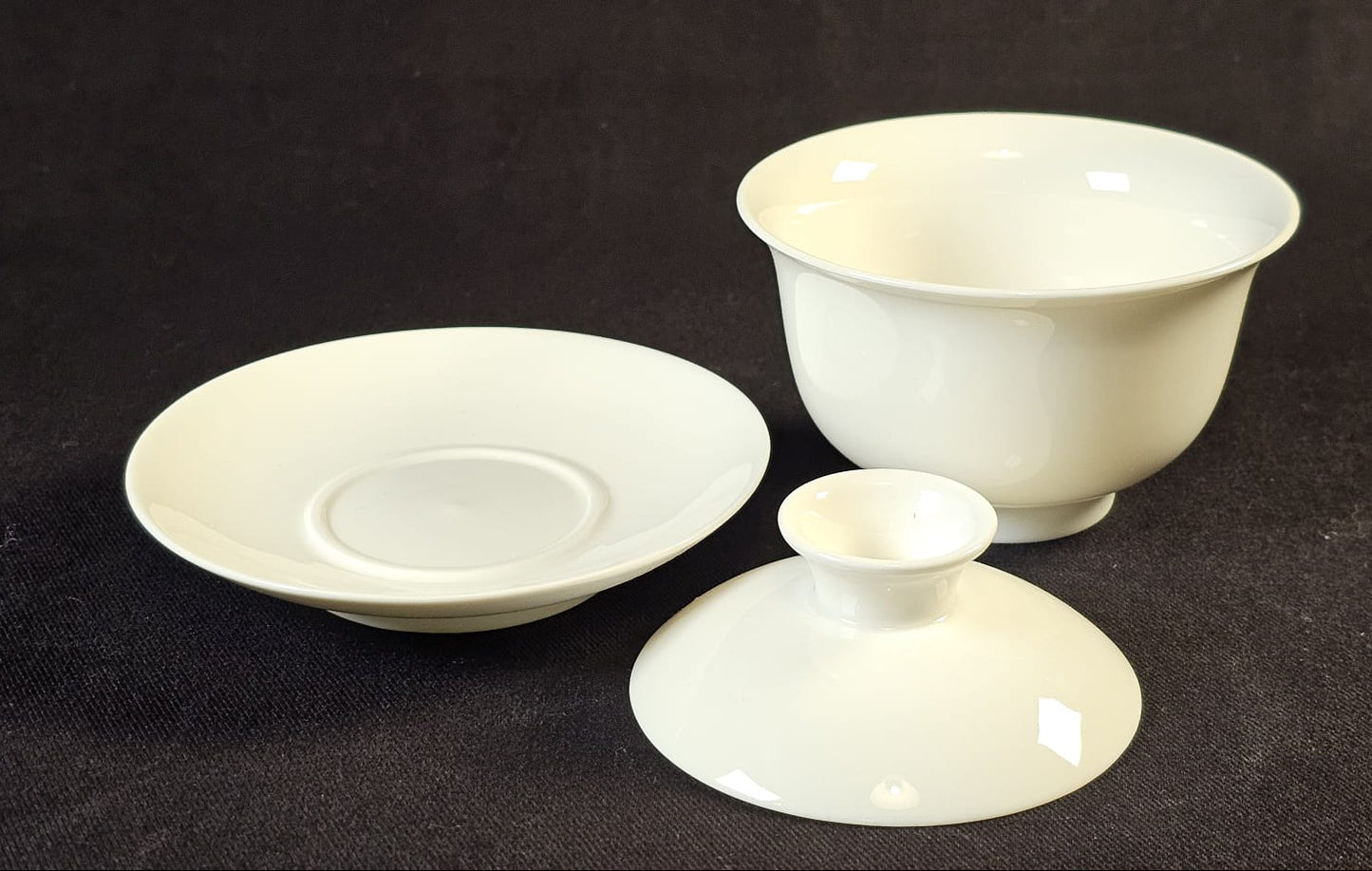 White Porcelain Gaiwan Aoi aside