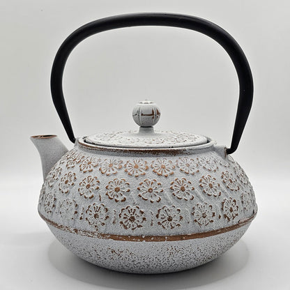 Cast iron teapot "Jin Jin" 700 ml, white